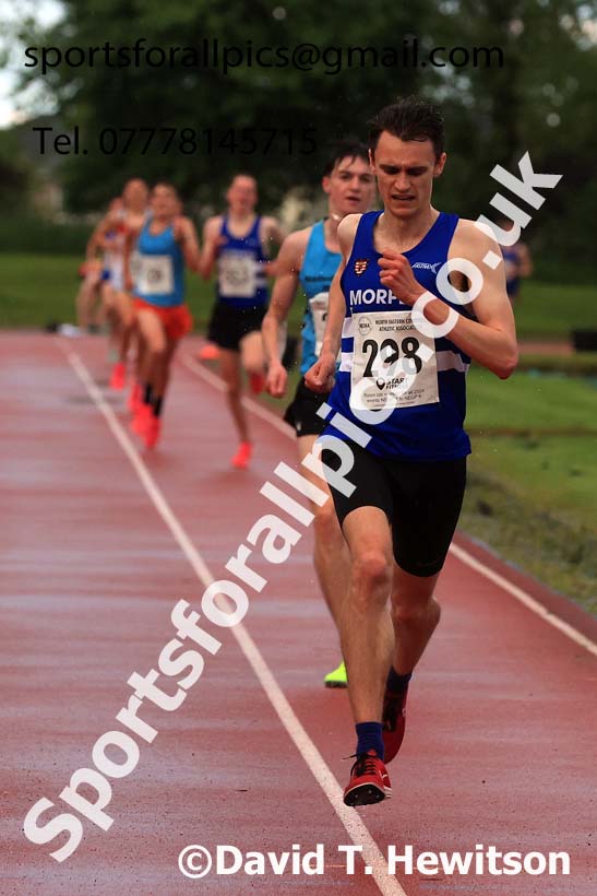 3000 metres, NEGP 2, Monkton Stadium.  Photo: David T. Hewitson/Sports for All Pics